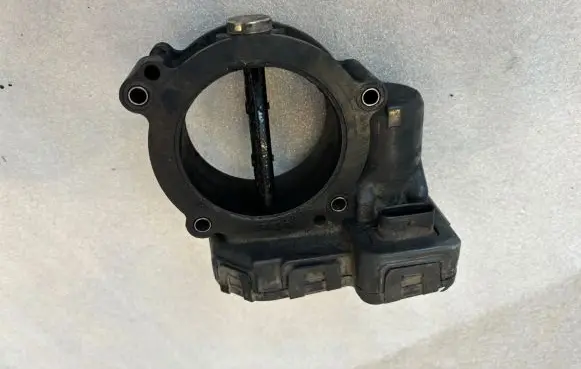 Mercedes-Benz E W212 Throttle valve A6510900370 6510900370