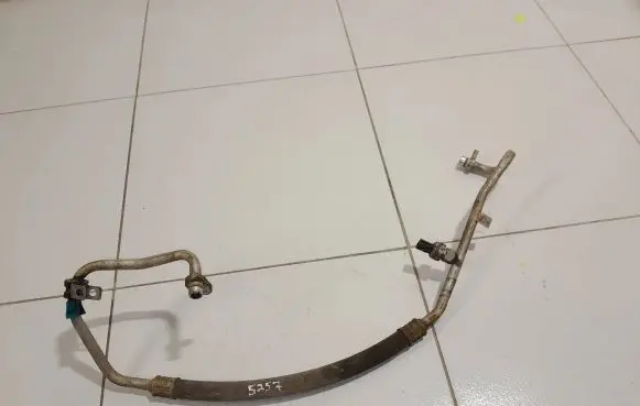 Renault Master III Air conditioning (A/C) pipe/hose 924904471R