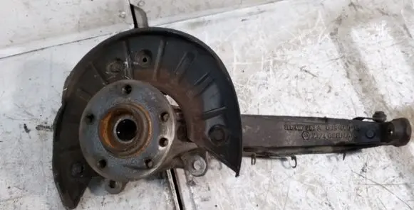 Volkswagen Touareg I Front wheel hub spindle knuckle 7L6407258A