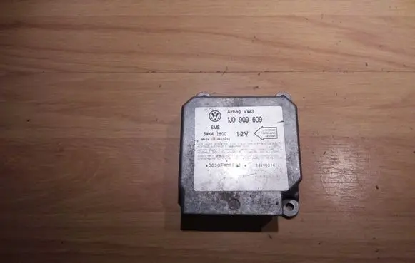 Volkswagen Golf IV Airbag control unit/module 1J0909609