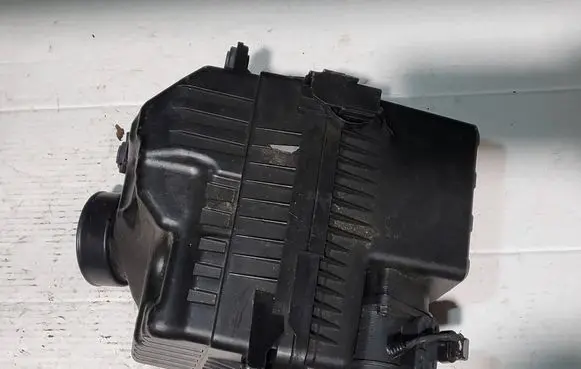 Hyundai Kona I Air filter box 28110J9800