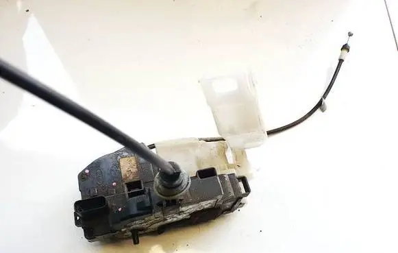 KIA Ceed Rear door lock 4108h