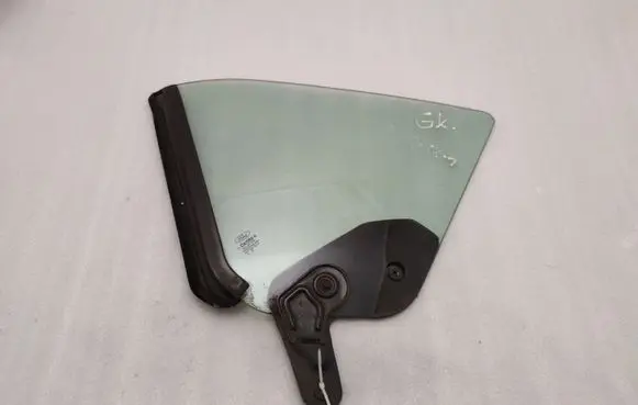 Rear vent window glass