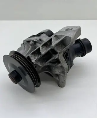 Volvo XC40 Water pump 32257932