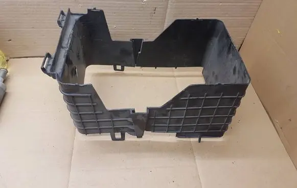 Audi A3 S3 A3 Sportback 8P Battery box tray 1K0915335C 1K0915336B