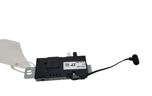 Opel Insignia A Aerial antenna amplifier 13327068 421251063