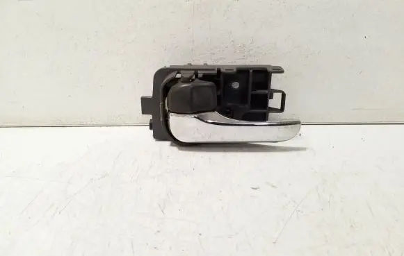 Nissan X-Trail T30 Front door interior handle