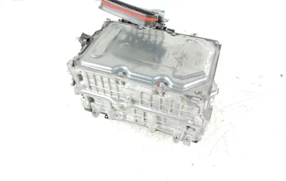 Voltage converter inverter