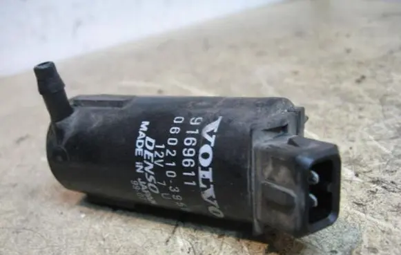 Volvo S40, V40 Windscreen/windshield washer pump