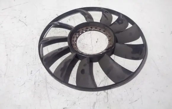 Volkswagen PASSAT B5.5 Fan impeller 058121301B