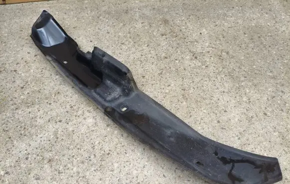 Volvo XC90 Fender end trim 31353953 BQ2FA