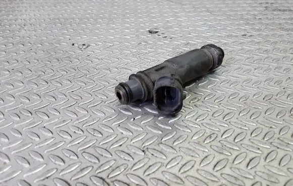 Mazda 323 Fuel injector 1955003110
