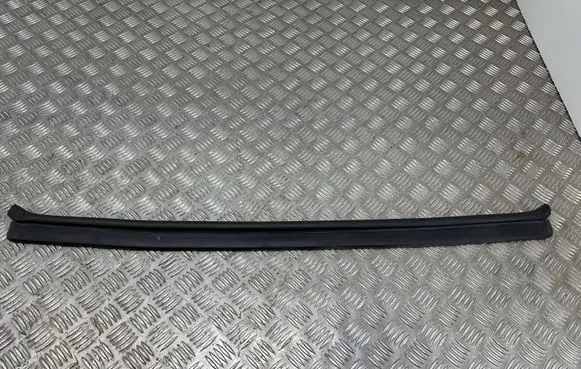 BMW 5 F10 F11 Engine compartment rubber 7206521
