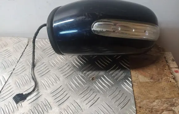Mercedes-Benz C W203 Front door electric wing mirror 413133417