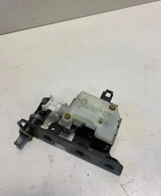 Land Rover Range Rover L322 Tailgate boot lock/latch motor 7016049