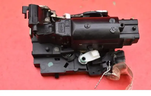 Dacia Dokker Front door lock 