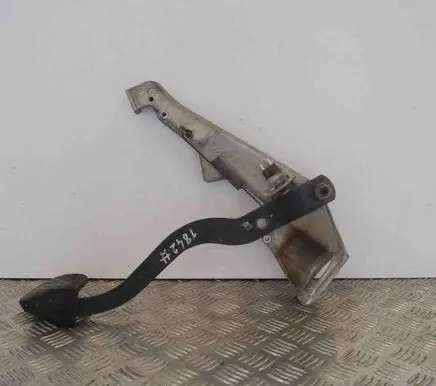 Mercedes-Benz SLC C107 Brake pedal
