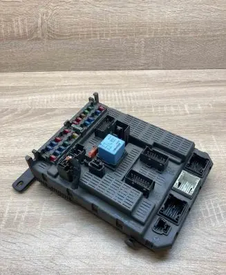 Citroen C5 Central body control module 9648235680