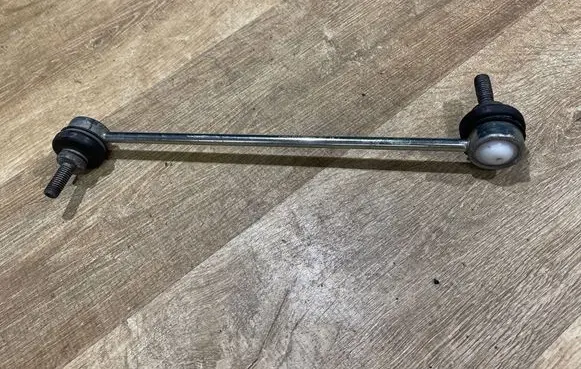 Renault Kadjar Front anti-roll bar/stabilizer link 93450030