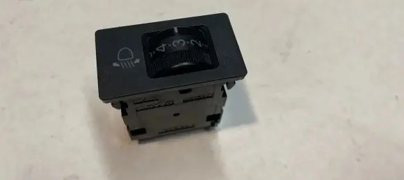 Lexus IS 200-300 Headlight level height control switch