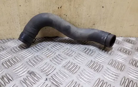 Nissan X-Trail T30 Engine coolant pipe/hose
