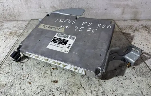Lexus ES 250 - 300 - 330 Engine control unit/module 8966633251 2750004200 233130