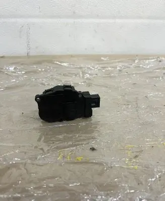 Mercedes-Benz ML W164 Intake manifold valve actuator/motor 410475520 F551