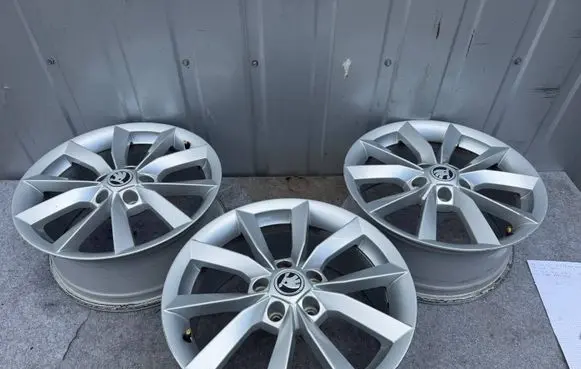 Skoda Yeti (5L) R17 alloy rim