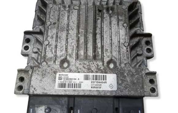 Dacia Duster Engine control unit/module S180095134A 237102259R 237104454R