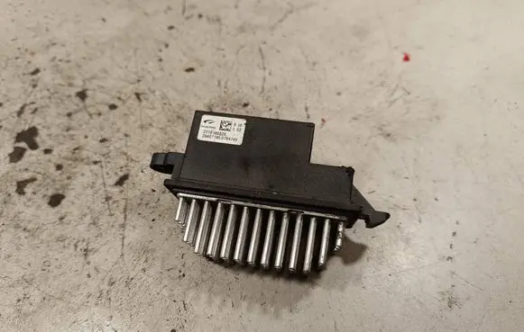 Nissan X-Trail T32 Heater blower motor/fan resistor 2776100A26