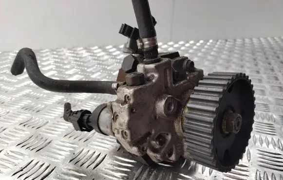 Opel Astra H Fuel injection high pressure pump 8973279241 0445010086