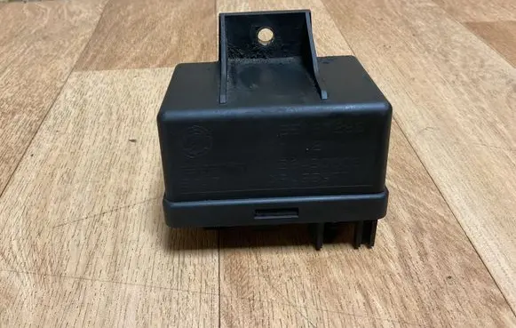 Alfa Romeo 147 Glow plug pre-heat relay 55187288 B047 38430002