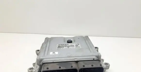 Volvo XC60 Engine control unit/module P31303388 0281015286