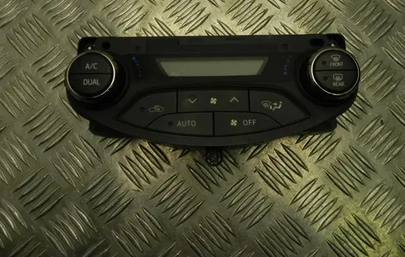 Toyota Yaris Climate control unit 559000D350 Y827