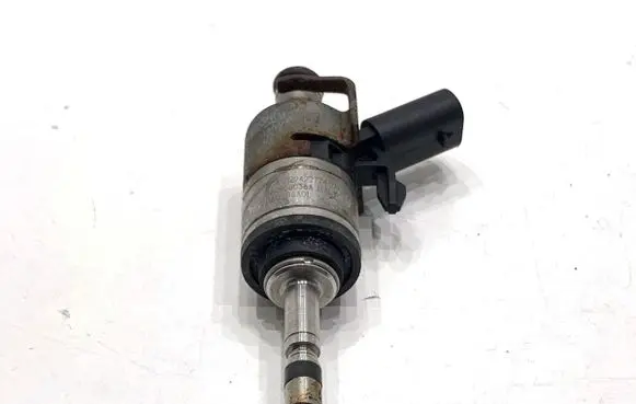 Volkswagen PASSAT B8 Fuel injectors set 06Q906A01
