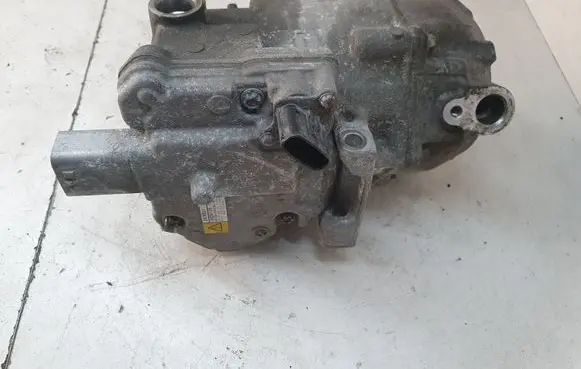 Toyota Auris E180 Air conditioning (A/C) compressor (pump) 0422001330