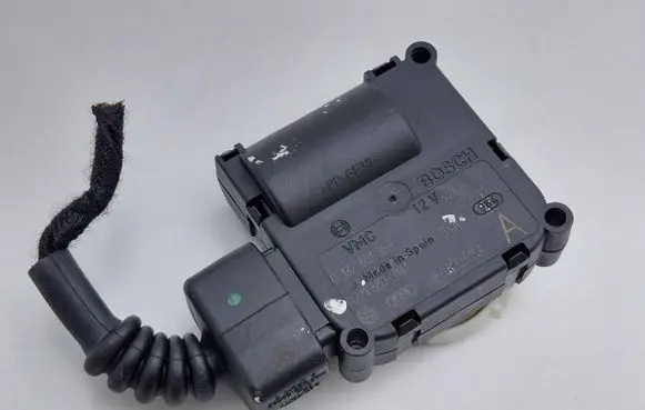 Audi A6 S6 C6 4F Air flap motor/actuator 4F0820511A 0132801359