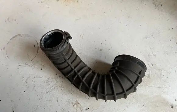 Volvo V70 Air intake hose/pipe 08634143