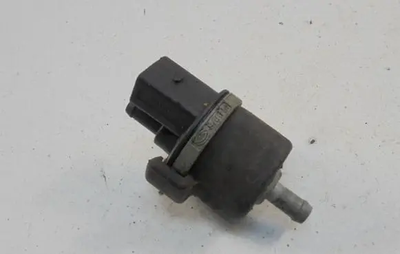 Volkswagen PASSAT B5 Valve vacuum 058133459