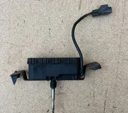 Volvo V70 Headlight wiper motor 89002986
