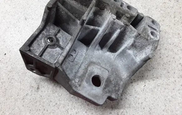 Land Rover Evoque I Engine mounting bracket BJ326P096CA