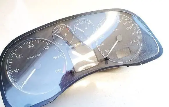 Peugeot 307 Speedometer (instrument cluster) P9654485280