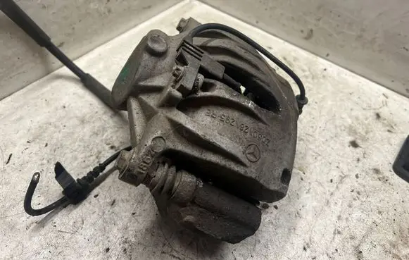 Mercedes-Benz E W211 Front brake caliper Z06028295RE