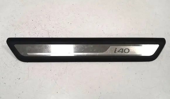 Hyundai i40 Front sill trim cover 858833Z100
