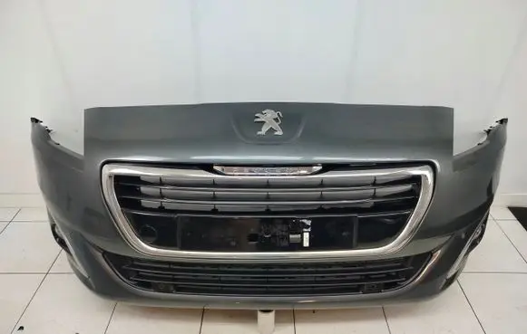Peugeot 5008 Front bumper 