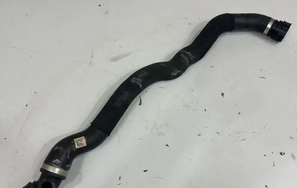 BMW 5 G30 G31 Engine coolant pipe/hose 8573233
