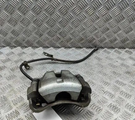 Toyota Prius+ (ZVW40) Front brake caliper 4773042091