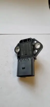 Volkswagen PASSAT B7 Air pressure sensor 0281002976