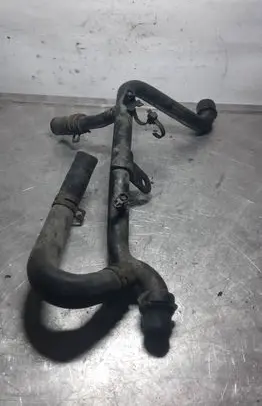 Volkswagen PASSAT B5.5 Engine coolant pipe/hose 06B121065A