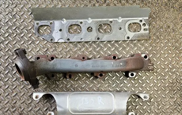 Ram 1500 Exhaust manifold 68365738AA 53032968AF